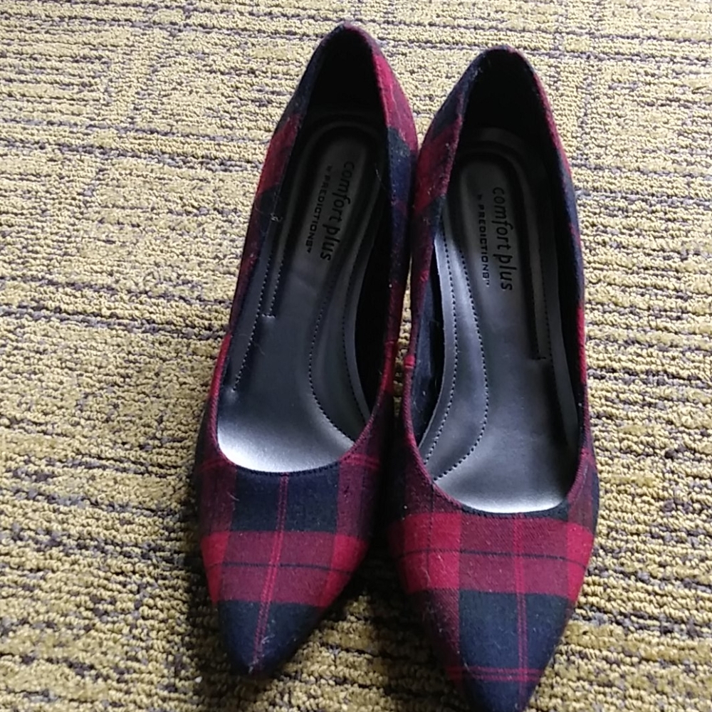 Heels - Picture 2 of 3